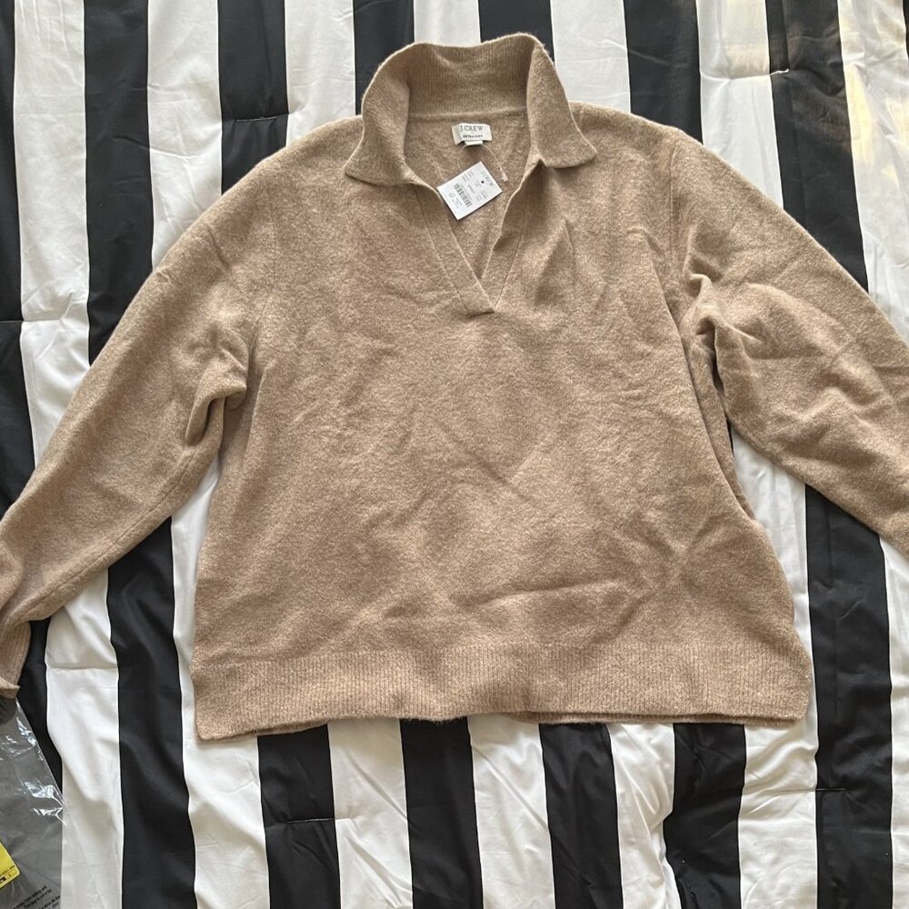 Extra soft J. Crew sweater is great for the fall season at size women's XXL!